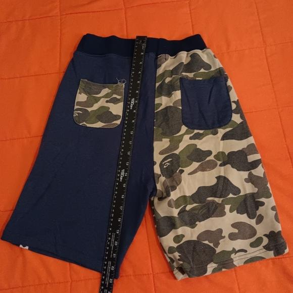 A BATHING APE Bape SHORTS MENS XL CAMO Shark Head Sweat Shorts - Picture 4 of 5